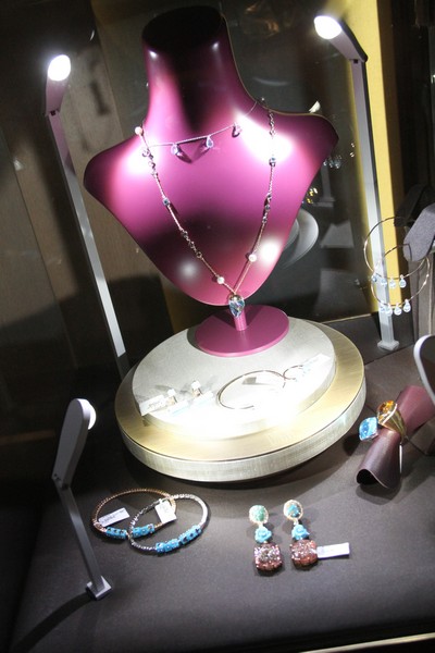 Showcasing of Bejewel Yourself Like Dji
